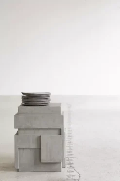 Serax Pawn By Marie Michielssen Bijzettafel 35x35 -Serax x886x886 serax concrete bijzettafel grijs3.jpg.pagespeed.ic .x2LgIJclSW