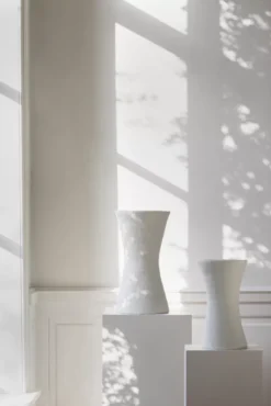 Serax Earth By Marie Michielssen Vaas Ø26 White -Serax x886x886 serax earth by marie michielssen vaas large5.jpg.pagespeed.ic .5dL8I LJoY