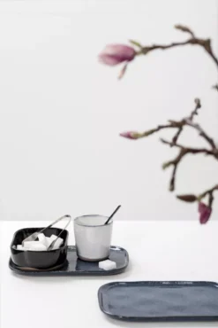 Serax La Nouvelle Table By Merci Mok 15cl Dark Blue -Serax x886x886 serax la nouvelle table by merci onderbord 15x3212.jpg.pagespeed.ic .1vjwa6LMAQ