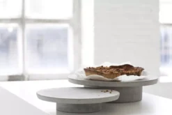 Serax Daysign Kitchen & Table By Studio Simple Dienblad Ø26 -Serax x886x886 serax simple plate dienblad 26cm grijs3.jpg.pagespeed.ic .6nBPclCqe